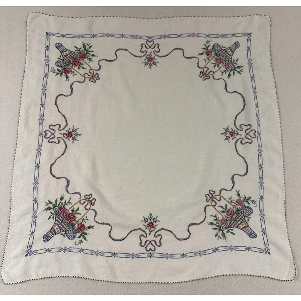 Vtg Cross Stitch Cotton Tablecloth 33
